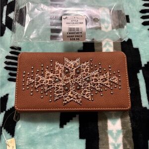 Montana west trifold wallet nwt